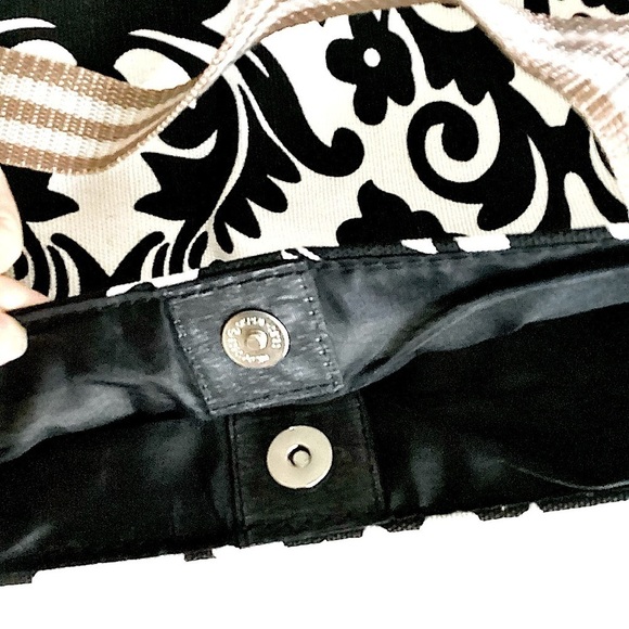 Heirloom Print Snap Top Canvas Tote Bag Purse Black & White Double Straps New - Picture 4 of 10